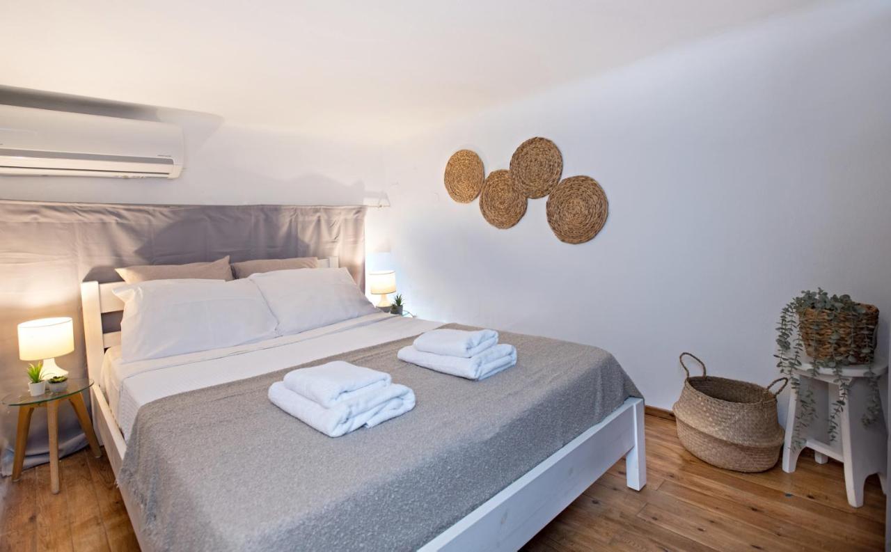 Whitelist & Maisonette Iii In